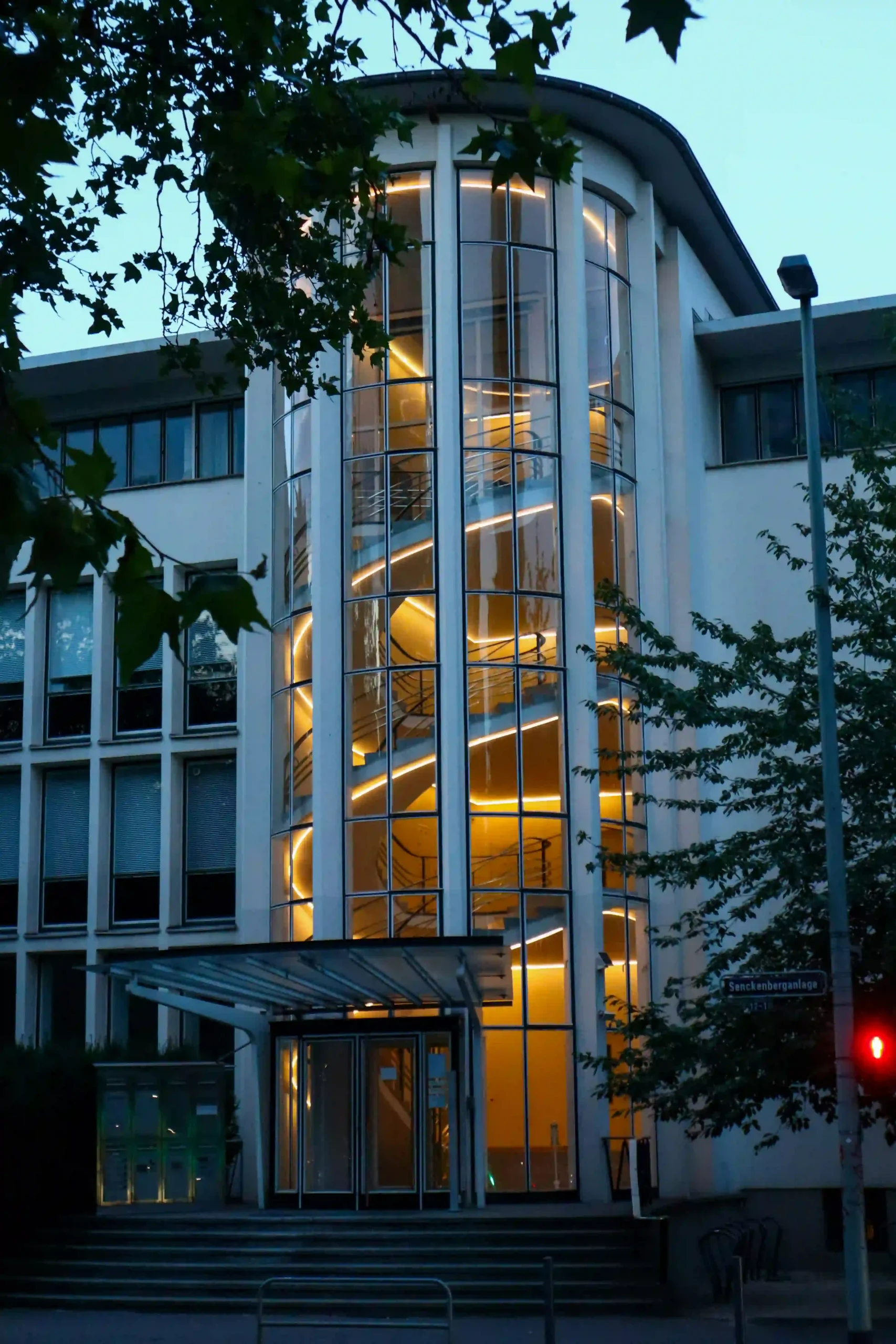 德国顶尖经济学院：5所大学排名、申请条件与避坑